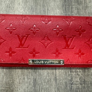LOUIS VUITTON ZIPPER WALLET