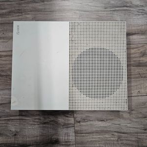 XBOX ONE S NO CORDS OR CONTROLLER 1681 1TB