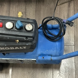 KOBALT TOOLS 8 GALLON AIR COMPRESSOR 0300841