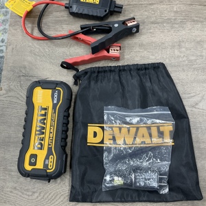 DEWALT 1600 AMP JUMP PACK