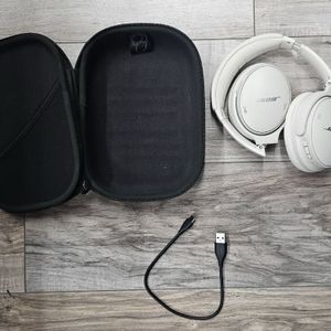 BOSE QUIETCOMFOR 45 HEADPHONES WITH CASE