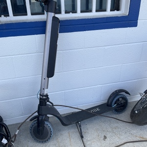 VIBE X8 SCOOTER WITH CHARGER