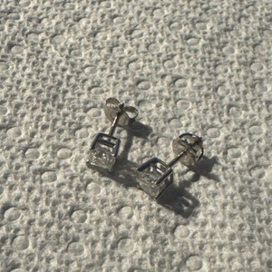 Earrings 2dias .94ctw 18kwg 1.1g 