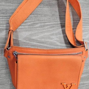 Louis Vuitton Bumbag sling 