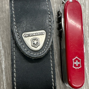Victorinox Swiss Army Knife W/ leather case 