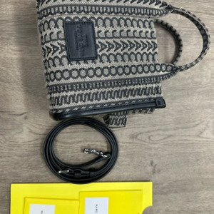 Marc Jacobs The Tote Bag