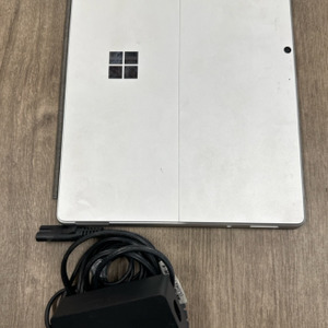 Microsoft Surface Pro 1983