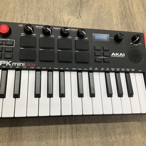 AKAI MPK MINI PLAY