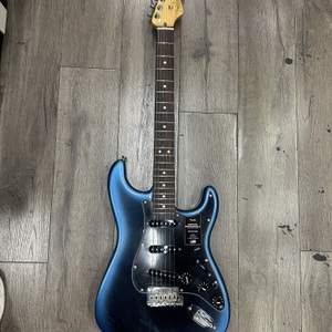 FENDER AMERICAN PROFESSIONAL STRATOCASTER