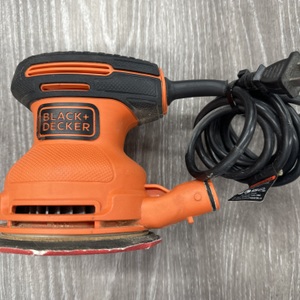 BLACK & DECKER SANDER