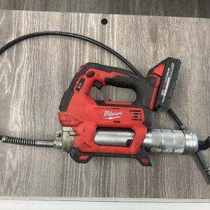 MILWAUKEE 2646-20 GREASE GUN WITH M18 CP3.0 BATTERY