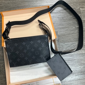 Louis Vuitton Gaston Wearable Wallet