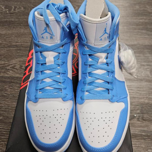 Nike Air Jordan 1 MID