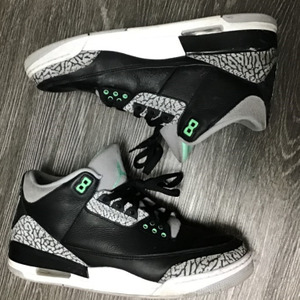 Jordan Retro 3 Green Glow 10.5 