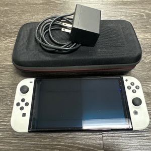 NINTENDO SWITCH OLED WITH CASE AND CHARGER NO DOCK