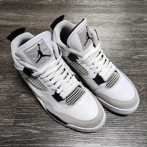 Jordan 4 Military Black Sz: 11 