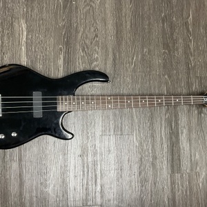 DEAN PLAYMATE ELECTRIC BASS GUITAR
