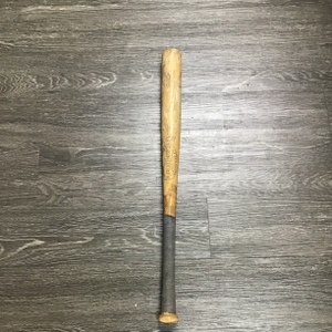 LOISVILLE SLUGGER OLD WOODEN BAT