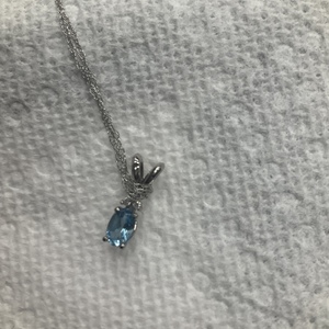 White Gold Aquamarine Necklace 1.2g/14kt 