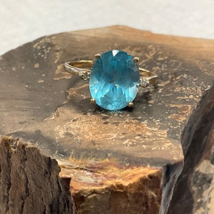 14K Yellow Gold Solitaire Blue Stone Ring 3.7Gr with Diamond Accents Size 10.25 