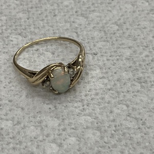 Yellow Gold Opal CZ Ring 2.1g/10kt