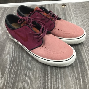 NIKE SB Janoski RED STARDUST SIZE 9.5 M 