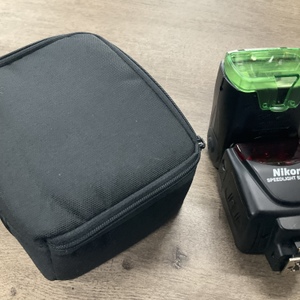NIKON SPEEDLIGHT SB-700
