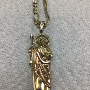 14K YG 40.90Gr Figaro Chain 24" W/ CZ Stone Jesus Pendant 