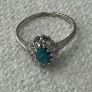 Gold 14kt 2.3gr Opal & Diamond Ring