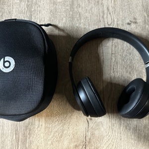 BEATS SOLO 4