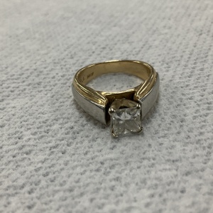 Two tone Yellow Gold Solitare Ring 8.4g/14kt