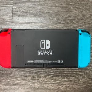 NINTENDO SWITCH W/ DOCK & CHARGER