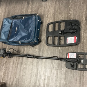 MAKRO JEOTECH PROFESSIONAL METAL DETECTOR WITH CASE AND EXTRA SEARCH COIL