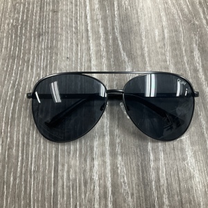 QUAY VIVIENNE 126 AVIATOR SUNGLASSES