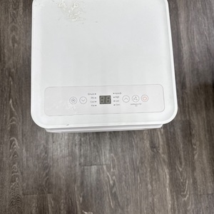 VISSANI AIR CONDITIONER W/ACCESSORIES NO REMOTE