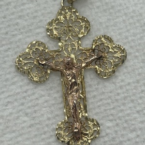 Two tone Yellow Gold Cross Pendant 5.4g/14kt 