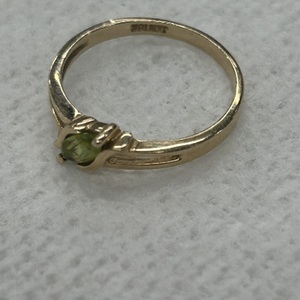 Yellow Gold 10kt Peridot Ring