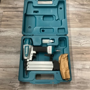 Makita 15GA 2-1/2" ANGLED FINISH NAILER