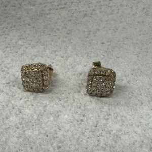 Yellow Gold Studs Earrings 2.8g/10kt - 66 Diamond White Round Diamonds Very Light Color I1 0.660ct/0
