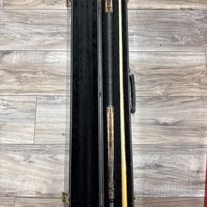 SCHON CX37 POOL CUE WITH CASE