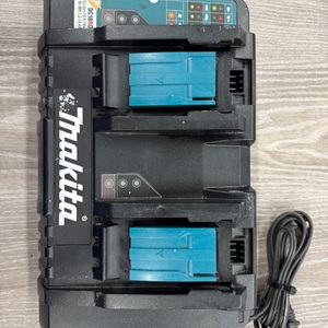 MAKITA 18V DUAL CHARGER