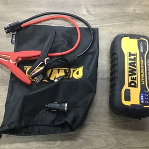 DEWALT BATTERY JUMPER