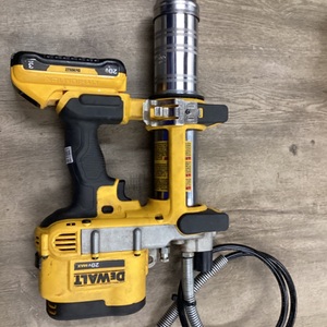 DEWALT 20V GREASE GUN DCGG571