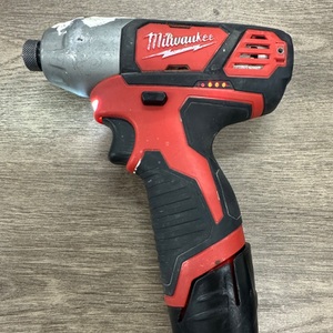 MILWAUKEE M12 DRILL 2462-20 W/BATTERY LOOSE BATTERY HOUSING