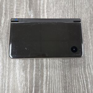 NINTENDO DS W/CHARGER & STYLUS