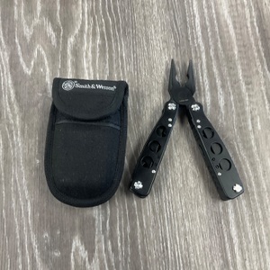 SMITH AND WESSON MULTI TOOL
