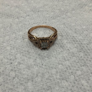  Rose Gold Diamond Ring 4.4g/10kt