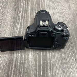 CANON REBEL T3I W/ LENS, BATTERY, CHARGER & BAG