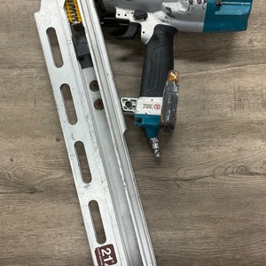 MAKITA FRAMING NAILER AN924