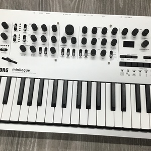 Korg Minilogue Synthesizer